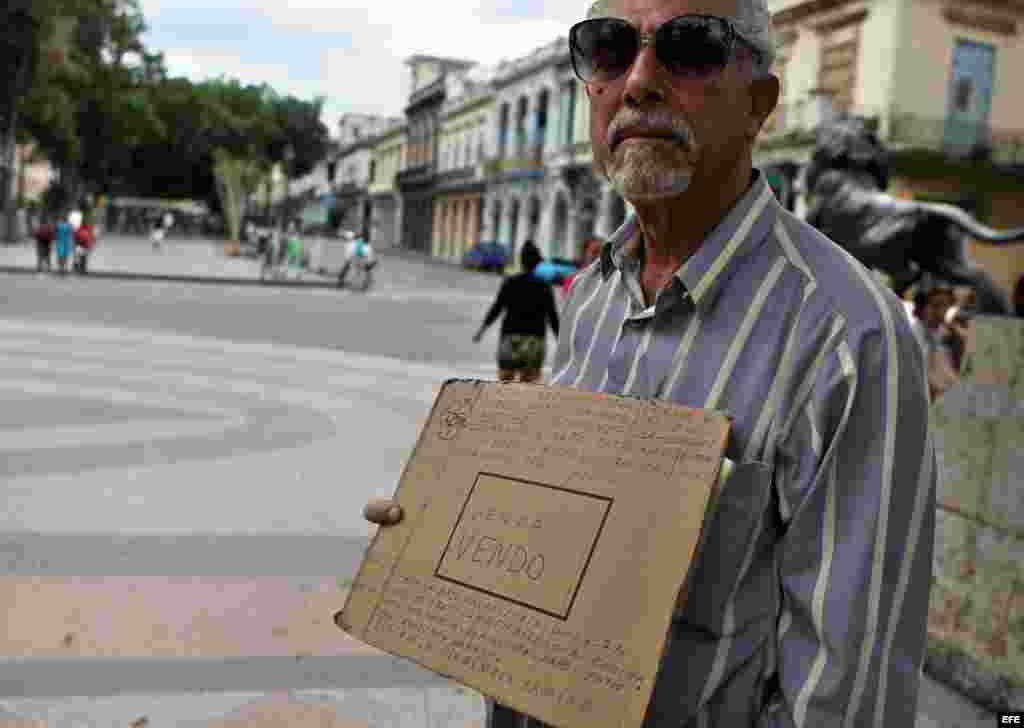 Antes de la legalización de la compraventa los "corredores" cobraban una comisión fija del 10 por ciento por su trabajo, pero esa cifra ha descendido al cinco por ciento o incluso menos en algunos casos porque ya su gestión no es tan demandada.