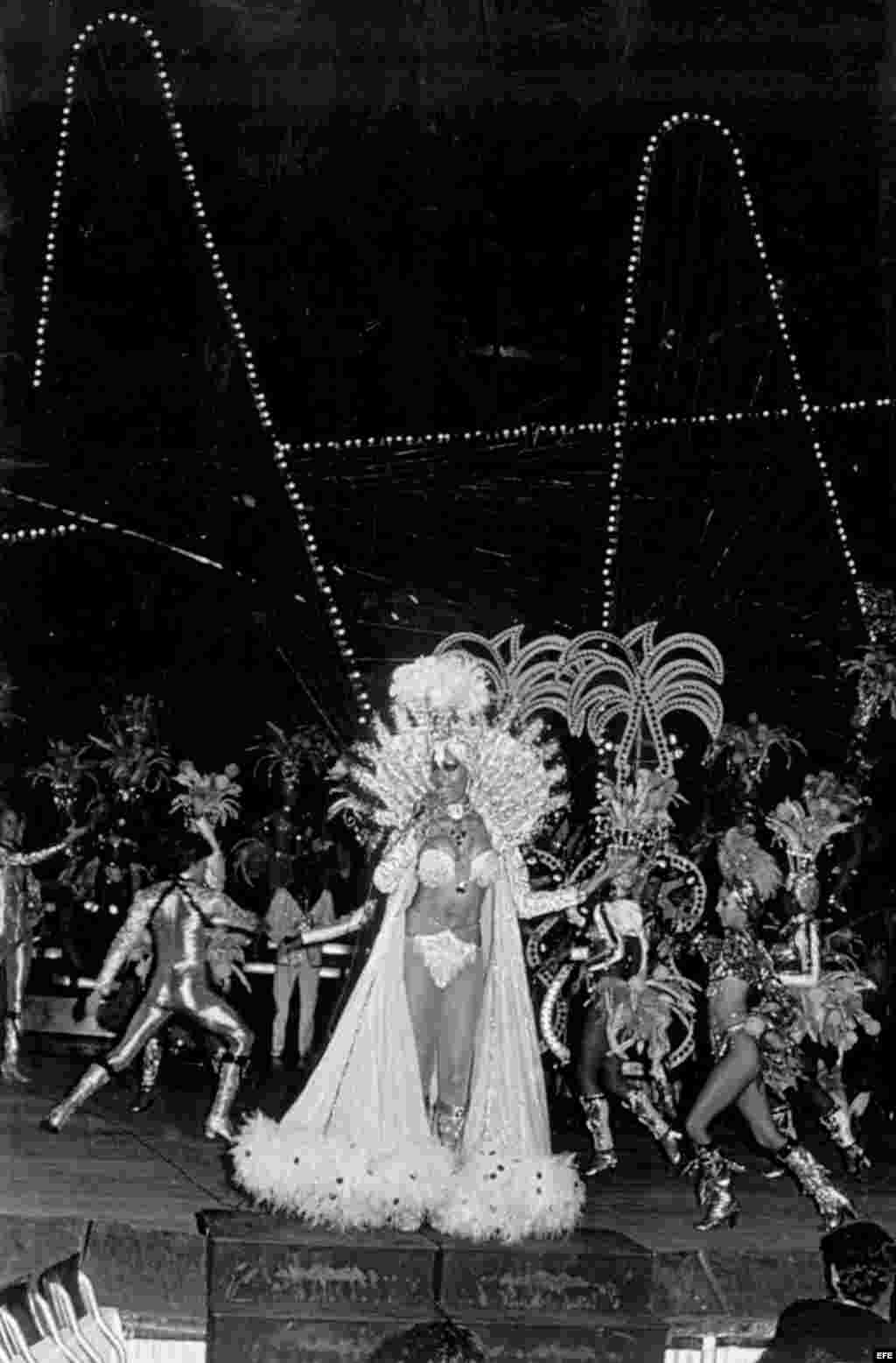 Momento del espectáculo que se ofrece en el Cabaret Tropicana, La Habana 1984.